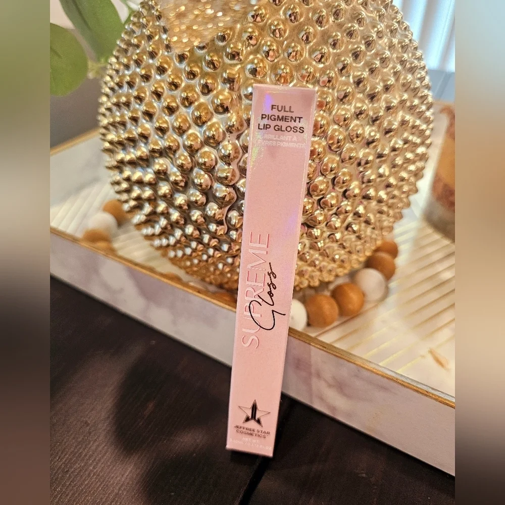 Jeffree Star Supreme Gloss Celebrity Skin Color.